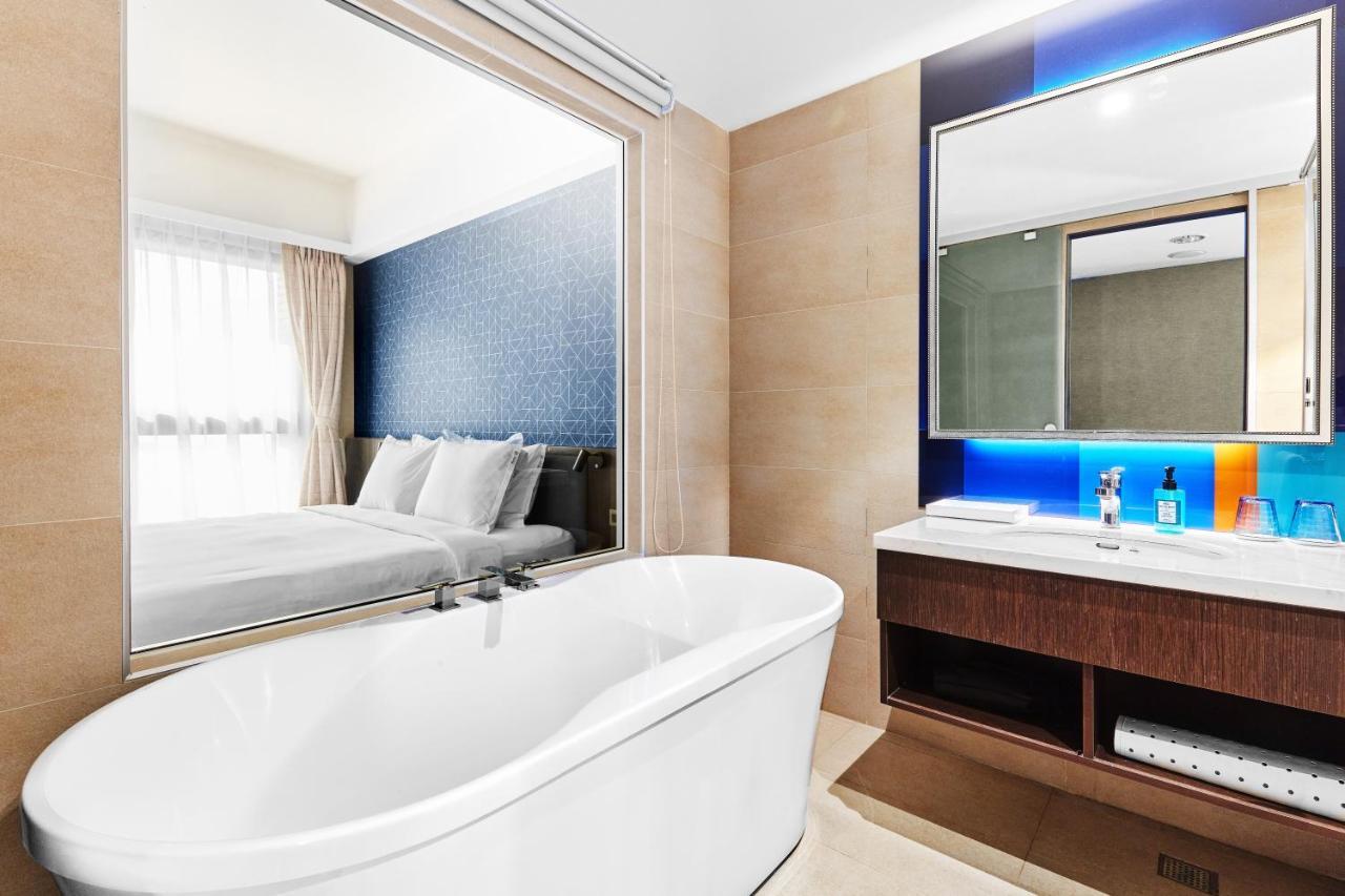 Holiday Inn Express Kaohsiung Love River By Ihg المظهر الخارجي الصورة